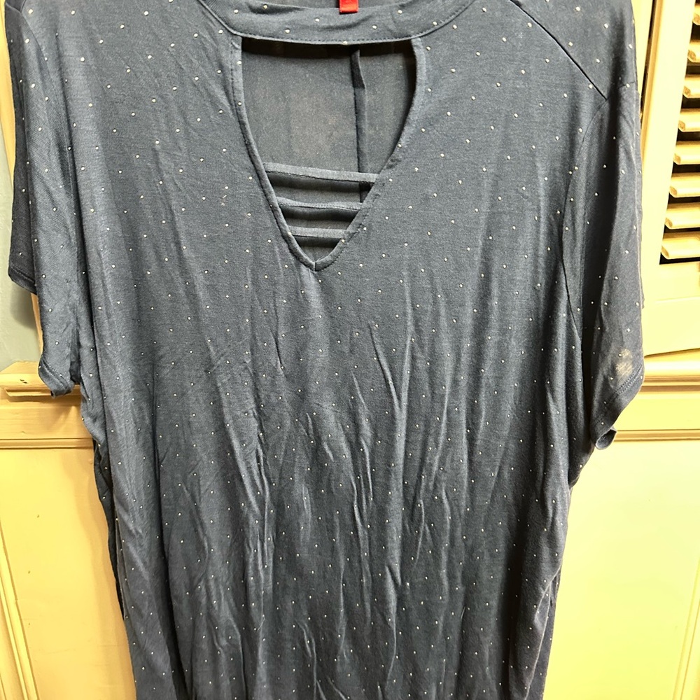 Women’s blue short sleeve shirt